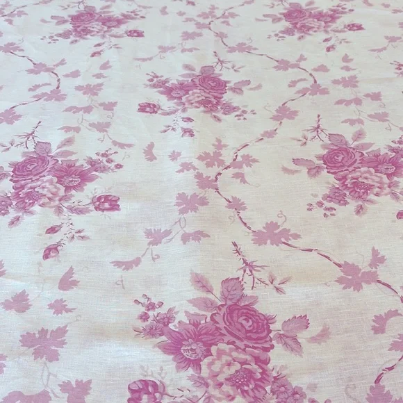 LoveShackFancy Home Rectangular Garden of Versailles Linen Tablecloth Pink - Picture 6 of 9